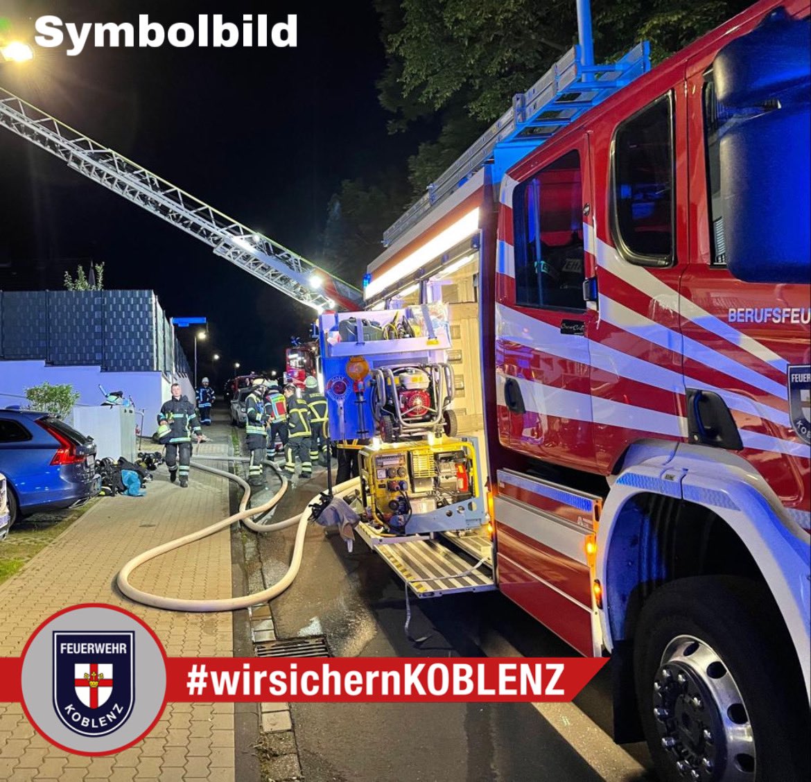 #Einsatz
Am Morgen kam es in der #HohenfelderStraße zu einer Gasausströmung . Aktuell ist der Bereich vorsorglich gesperrt. Der Energieversorger ist dabei das Leck abzudichten. Die Feuerwehr führt weiter Messungen durch.
#Berufsfeuerwehr #FreiwilligeFeuerwehr #Koblenz