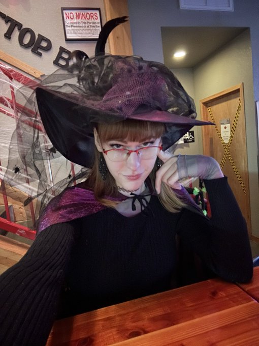 Was supposed to dress as a mummy for Halloween&mdash; but testing fucked my plans, so I dressed as a witch&hellip;<a href="/tag/mvsales"class="tags"><span>#mvsales</span></a>