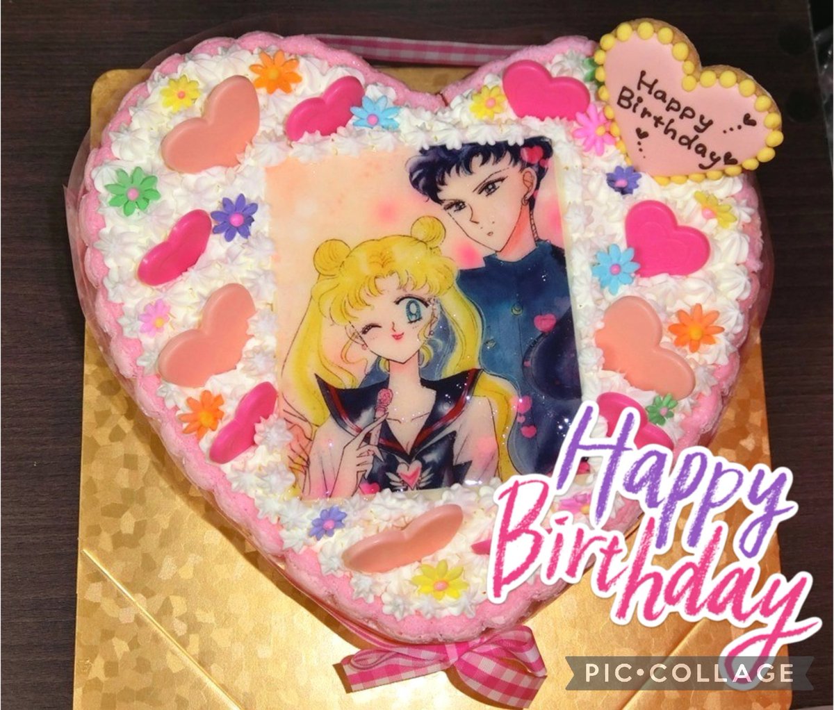 luna_ppp's tweet photo. 今年のBDケーキは星うさ♪
ハート型で めちゃめちゃ可愛い😍💕　
うさぎと星野がラブラブの世界観。
俺じゃダメか？で彼を選んだパラレルワールド💫
毎年誕生日にキャラケーキを注文し始めて数年経つけど、意外にセーラームーンはお初だった😳

#キャラケーキ #星うさ #セーラースターズ #スリーライツ https://t.co/gBLsoTV1hH