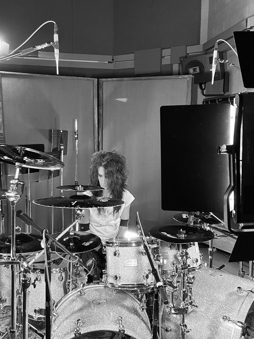 QuintonKufahl's tweet photo. New Drum Solo, “SOUNDCHECK”, Out Now!
https://t.co/APLqDBclka
#quintonkufahl #soundcheck #drumsolo #successfullyunsigned #podcast #middletennesseestateuniversity #mtsu #recordingstudio #audio #drums #doublebass #sticktricks #shred #freestyle #new #OutNow
📷: Patrick Glover https://t.co/3VVPjQAHVz
