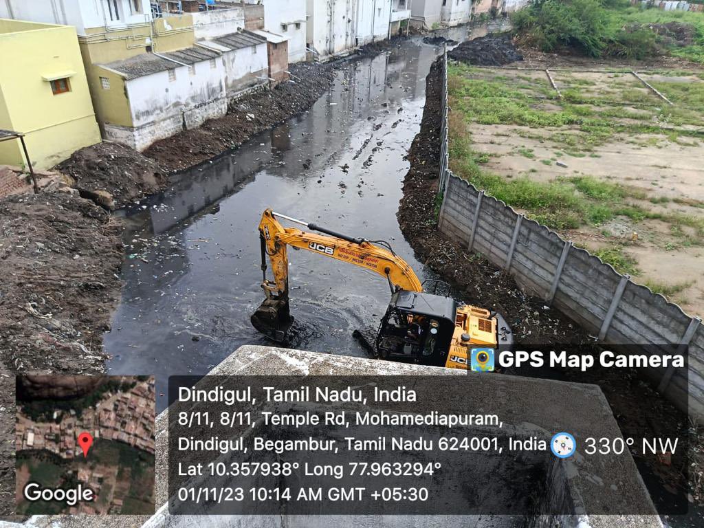 Ravi_commr's tweet photo. திண்டுக்கல் மாநகராட்சி, வார்டு23, RV நகர் பகுதியில் கால்வாய் தூர்வாரும் பணியினை ஆய்வு செய்த பொழுது https://t.co/DaDhaBl55M