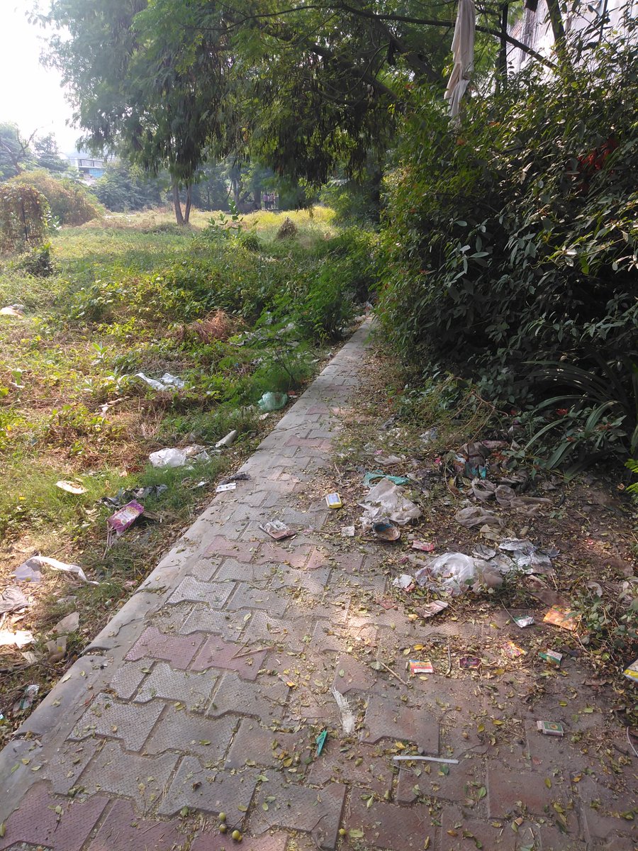 sh1vamwrites's tweet photo. @MCManesar 
सेक्टर 8, गांव अलियर में बस स्टैंड स्थित पार्क की कुछ तस्वीरें, जिसकी हालत बिलकुल खराब हो चुकी है।
आपसे निवेदन है इसे ठीक करें और इसमें गंदगी फैलाने वाले के खिलाफ कार्रवाई की जाए। https://t.co/K73GEmBKvs