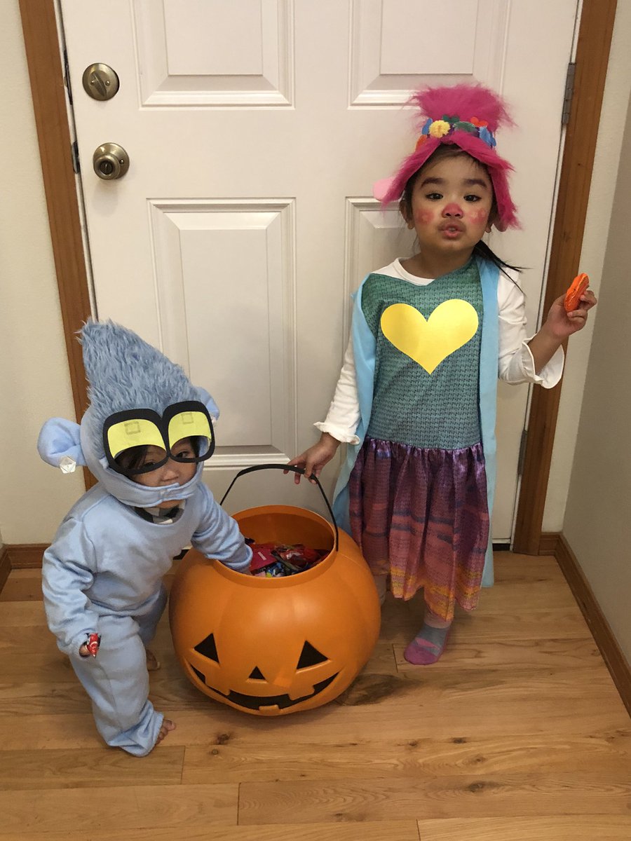djrazs's tweet image. Happy Halloween! Our daughter Kameryn loves Trolls so much that she wanted to be Poppy and wanted her baby brother Jaylin to be Tiny Diamond. 😊 👻🎃 #Trolls #Poppy #TinyDiamond @AnnaKendrick47