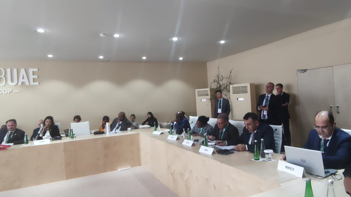 Halil_Hasar's tweet image. #COP28 öncesi ülke delegasyonlarının katıldığı ve 2 gün boyunca yoğun bir şekilde ana temaların tartışıldığı #PreCOP’ta Türkiye Delegasyonu olarak azaltım, uyum, azim, güven inşaası ve finans akışları konularında ülkemizin tavrını açık ve net bir şekilde ifade ettik.