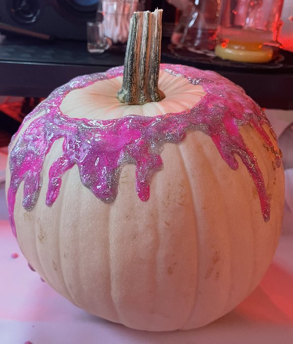 Happy Halloween!🎃 Thanks for spending it with me if you did🥰🧡 https://t.co/mJsD06UWtD