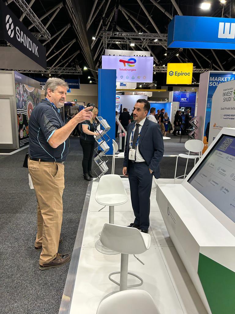 SgsOrgSa's tweet image. ١- تحت مظلة وزارة الصناعة والثروة المعدنية @mimgov تشارك #هيئة_المساحة_الجيولوجية_السعودية
 في المؤتمر والمعرض الدولي للتعدين والموارد #IMARC بمدينة سيدني بدولة أستراليا في جناح #استثمر_في_السعودية
للاسهام في جذب وتعزيز الاستثمار التعديني في المملكة.