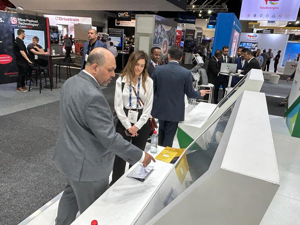 SgsOrgSa's tweet image. ١- تحت مظلة وزارة الصناعة والثروة المعدنية @mimgov تشارك #هيئة_المساحة_الجيولوجية_السعودية
 في المؤتمر والمعرض الدولي للتعدين والموارد #IMARC بمدينة سيدني بدولة أستراليا في جناح #استثمر_في_السعودية
للاسهام في جذب وتعزيز الاستثمار التعديني في المملكة.