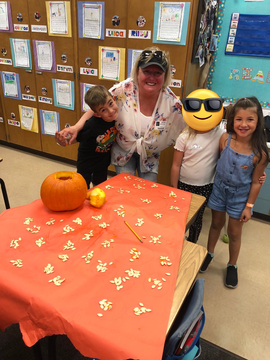 StewartBobcats's tweet photo. We had a pumpkin-rific time dancing with @nphsdance_cam and @nphsdanceteam !! Our Halloween parade was a huge success!!  We finished off or day exploring prediction with an outstanding pumpkin exploration!! @BanyanBobcats 🎃🐾 https://t.co/I9RzjZw6H3