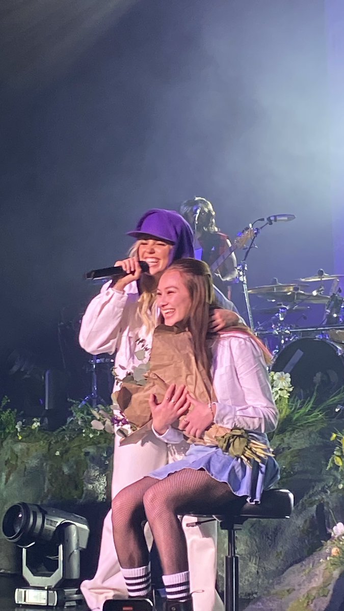 ★ Reneé Rapp Source ★ tweet media