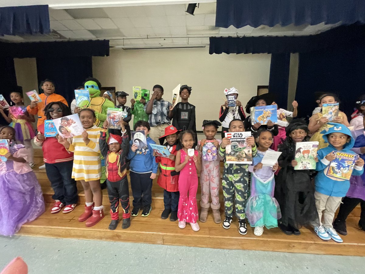 heritagejaguars's tweet photo. HES Book Character Day was one for the books!!! @TeachLeadWIN @elenagilmoreHES @fcsmeti https://t.co/AIbow8jCf5