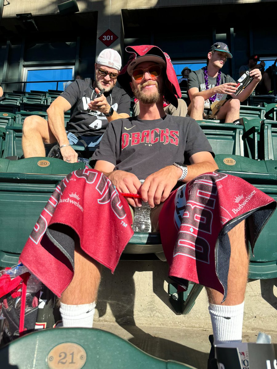 Go snakes! #Dbacks <a href="/Dbacks/">Arizona Diamondbacks</a>