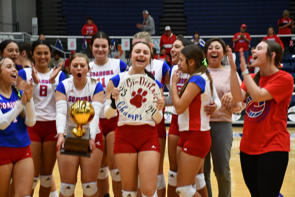 Our Bulldogettes are Bi-District Champs. Coahoma defeats Presidio (25-19, 25-13 , 25-10) and earns the first gold ball in program history. <a href="/chris_MRTsports/">Christopher Hadorn</a> <a href="/Jakob_BburgTV/">Jakob Brandenburg</a> <a href="/BigCountrySport/">Evan Ren</a> <a href="/KaylerSmithTV/">Kayler Smith - WDTN</a> <a href="/EliqueJenna/">Jenna Elique</a> <a href="/ARNareaSports/">Abilene Reporter-News Big Country Sports</a>