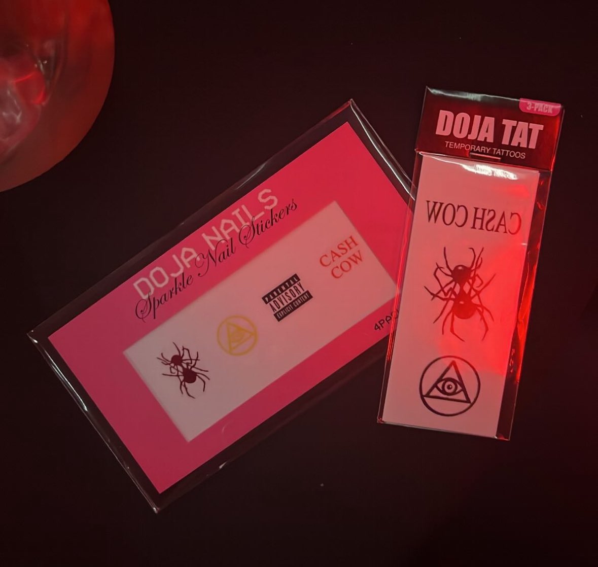 DojaHQs's tweet photo. Exclusive merch VIP fans get at #TheScarletTour ⭐️ https://t.co/snmoUlVb7C