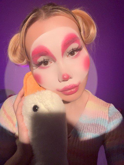 Happy Clownwiener 🤡 https://t.co/ijx0LhjyLQ<a href="/tag/cosplay"class="tags"><span>#cosplay</span></a><a href="/tag/android"class="tags"><span>#android</span></a>