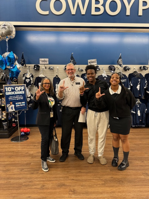 LisaRGardner's tweet photo. LHS-BSU connecting with the community.  Local Tom Thumb store supporting LHS-BSU for the Lewisville High School's Halloween carnival. A great success! 
#BSU #HappyHalloween #TOMTHUMB https://t.co/PbTa0U90hO