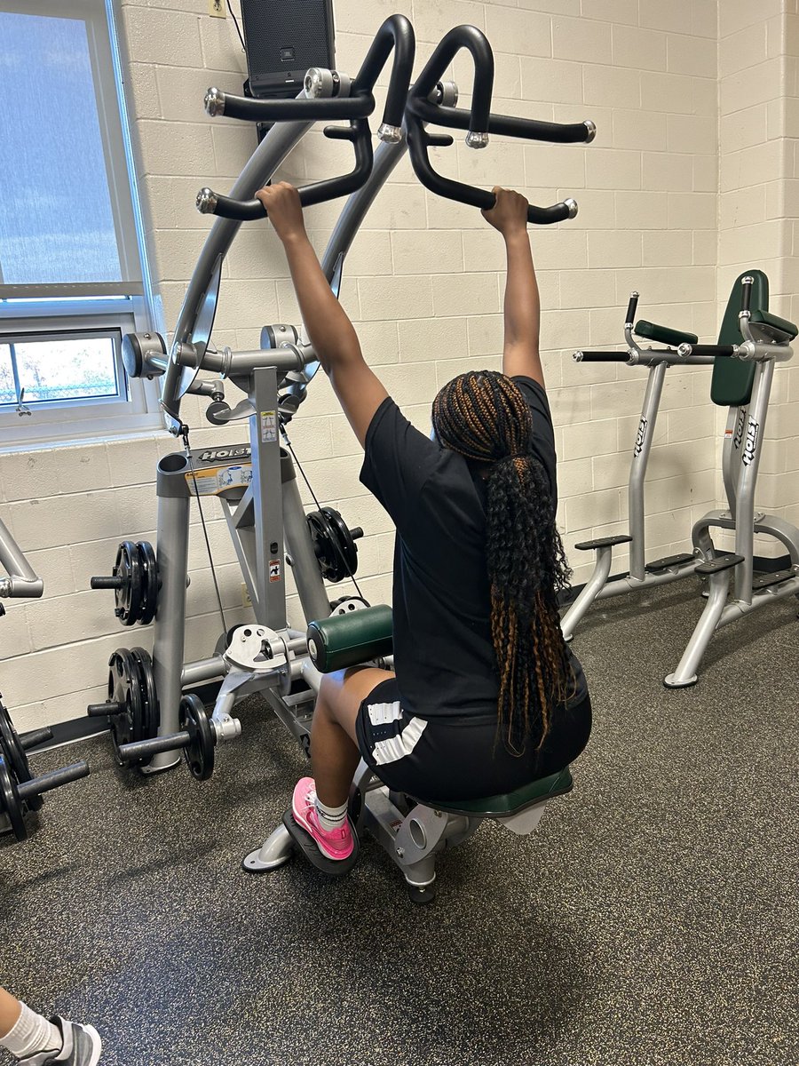 sveaglesgbb's tweet photo. Itโs โget rightโ season over here in Germantown. #svgbb #wwb #workouts #svhs #open2all https://t.co/LwXvrJ58BE