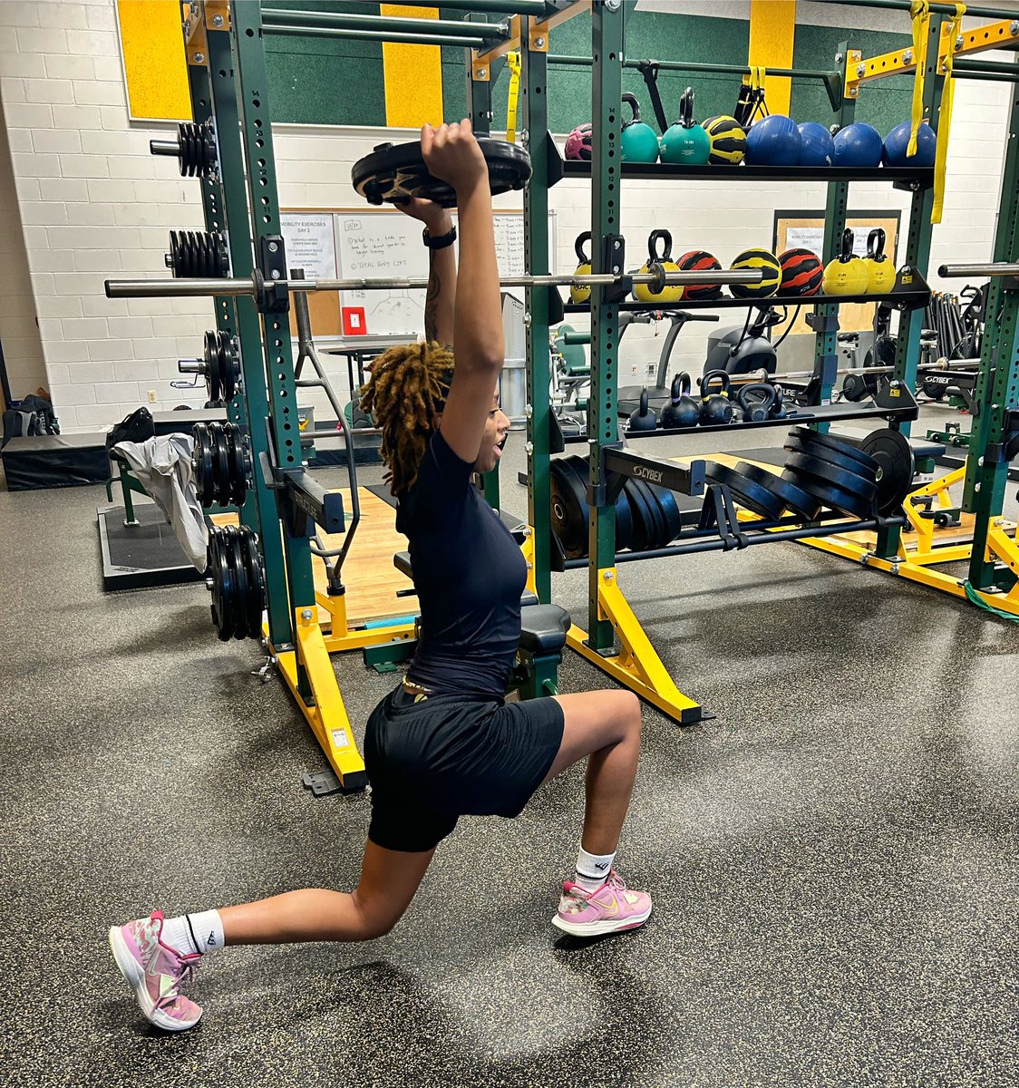 sveaglesgbb's tweet photo. Itโs โget rightโ season over here in Germantown. #svgbb #wwb #workouts #svhs #open2all https://t.co/LwXvrJ58BE