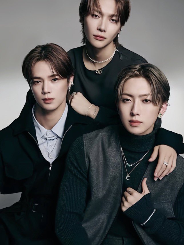KBRASlL's tweet photo. 📸 | #K, #FUMA e #NICHOLAS para a VOGUE JAPAN. 

#andTEAM #앤팀 @andTEAM_members @andTEAMofficial @voguejp https://t.co/D67xlMCZFb