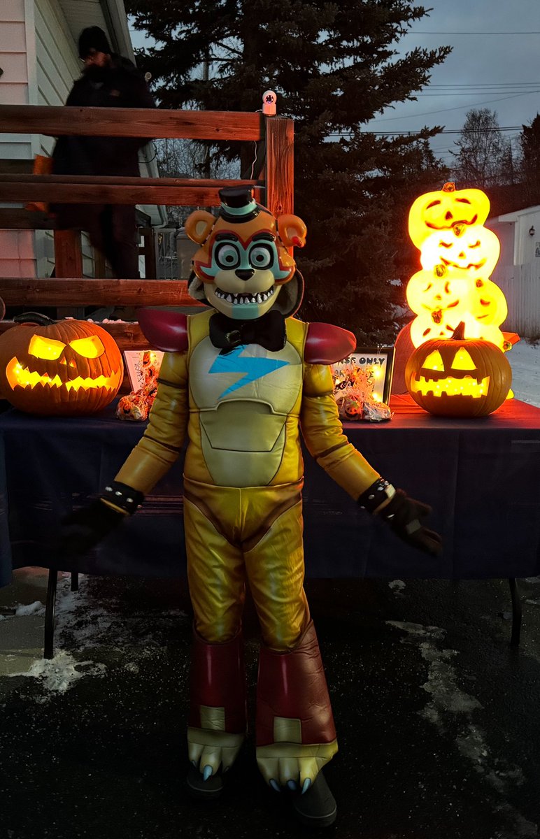 softnshiny's tweet image. #masterpancakehalloween oh one more! My youngest kiddo is ready for the #FiveNightsatFreddys stream on Friday @MasterPancake