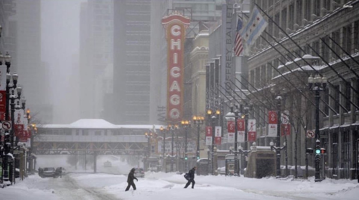 Nobody: Chicago: Imma be January for Halloween