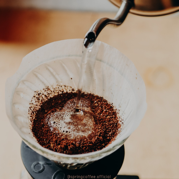 CentralMarketKL's tweet photo. Halu haluu, geng kopi minggu ni mari kita minum kopi sakan dekat @CentralMarketKL start dari jumaat sampai ahad sebab #TheKopiGeng buat reunion. Jom healing minum kopi sambil makan dessert tenang 😌🍃✨
#Pasarsenistarterpack #Novemberevent https://t.co/enX23FdYd0