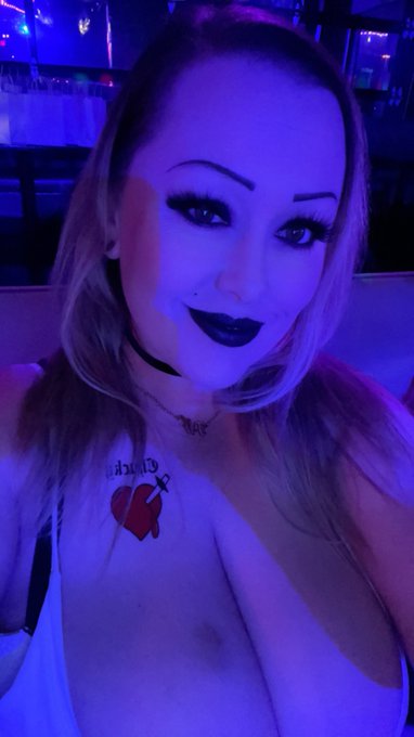 Happy Halloween #tiffany #brideofchucky #Halloween #HappyHalloween https://t.co/ehficov6b6<a href="/tag/tiffany"class="tags">#tiffany</a><a href="/tag/brideofchucky"class="tags">#brideofchucky</a><a href="/tag/halloween"class="tags">#Halloween</a><a href="/tag/happyhalloween"class="tags"><span>#happyhalloween</span></a>