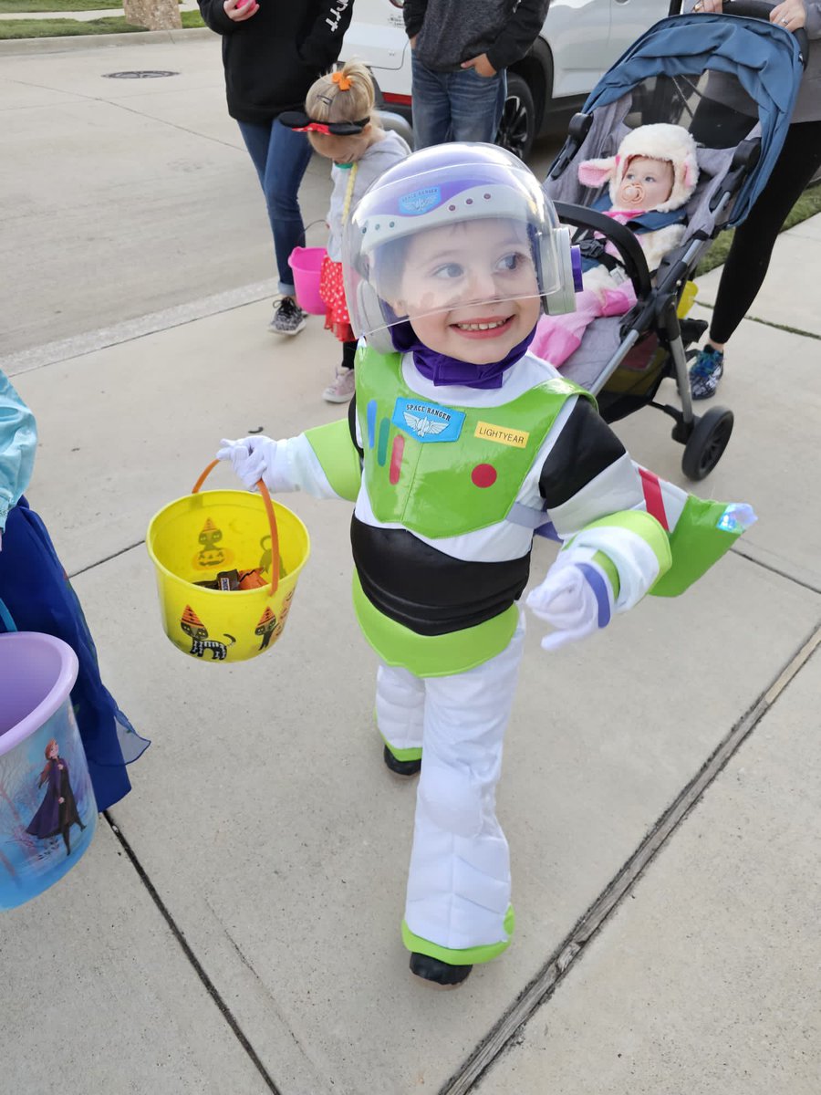 Courtney Brandel tweet media