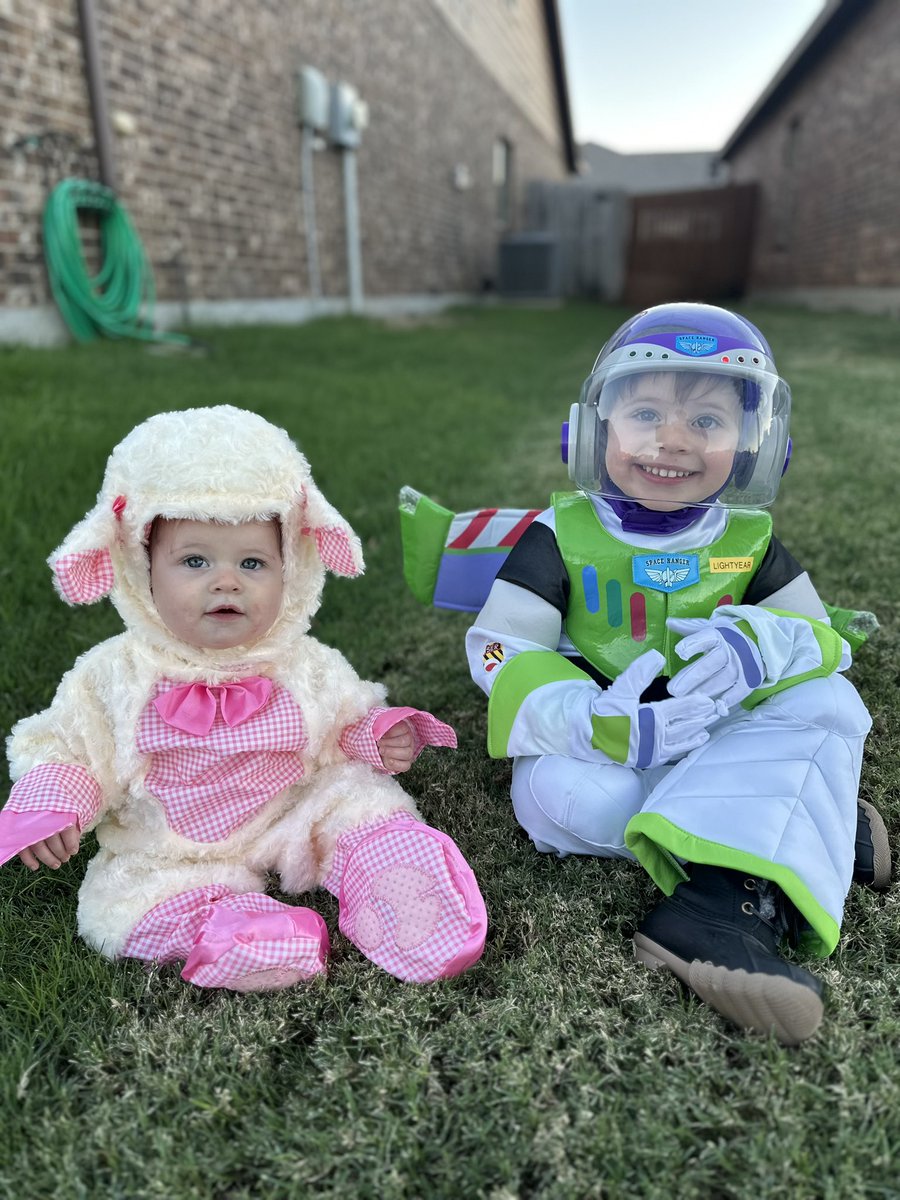 Courtney Brandel tweet media