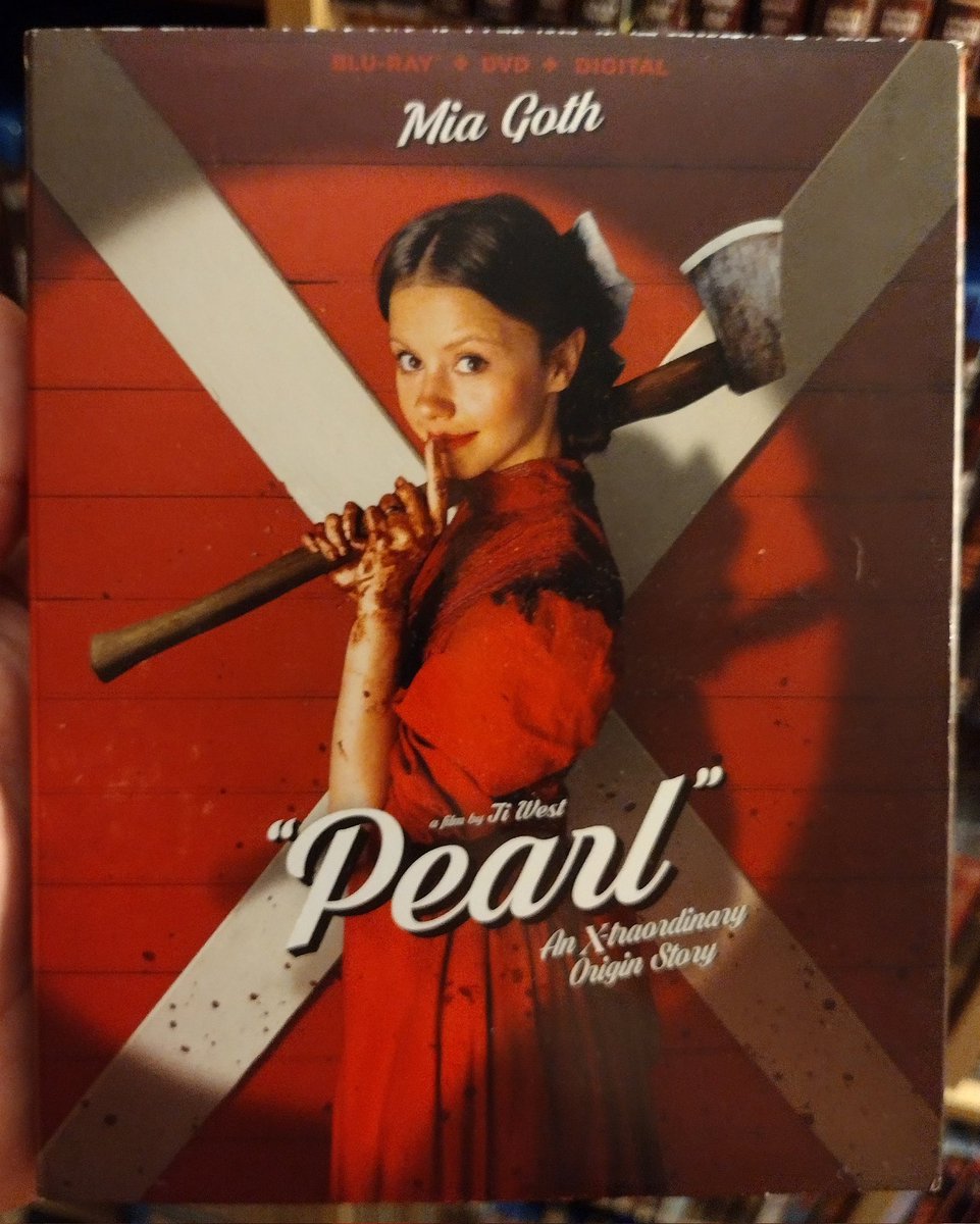 Pearl (2022) Finishing #31DaysOfHorror with this gem. Mia Goth carries the film with an amazing performance as Pearl. I may like this even more than X and that's saying something. Can't wait for MaXXXine #NowWatching #PhysicalMedia #Bluray #HorrorMovies #HorrorCommunity #Horror