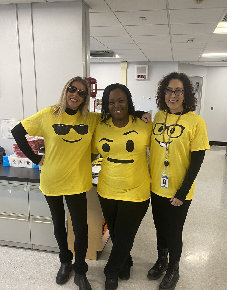 LorieeiroL tweet media