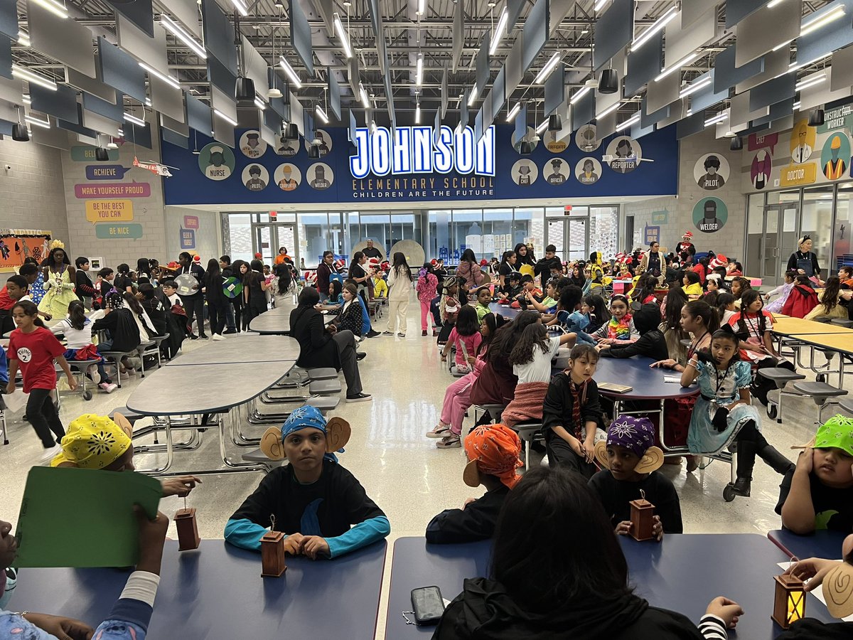 MrsU♥sBooks tweet media