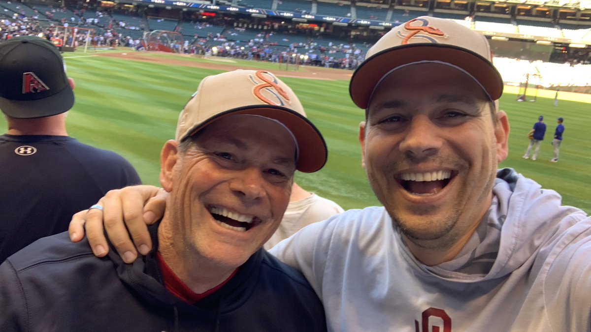 wcmac3's tweet image. Fans throwing paper airplanes from the upper deck onto the field being the most entertaining thing from the home team is not as disappointing as you’d think. #dbacks #worldseries #EmbraceTheChaos