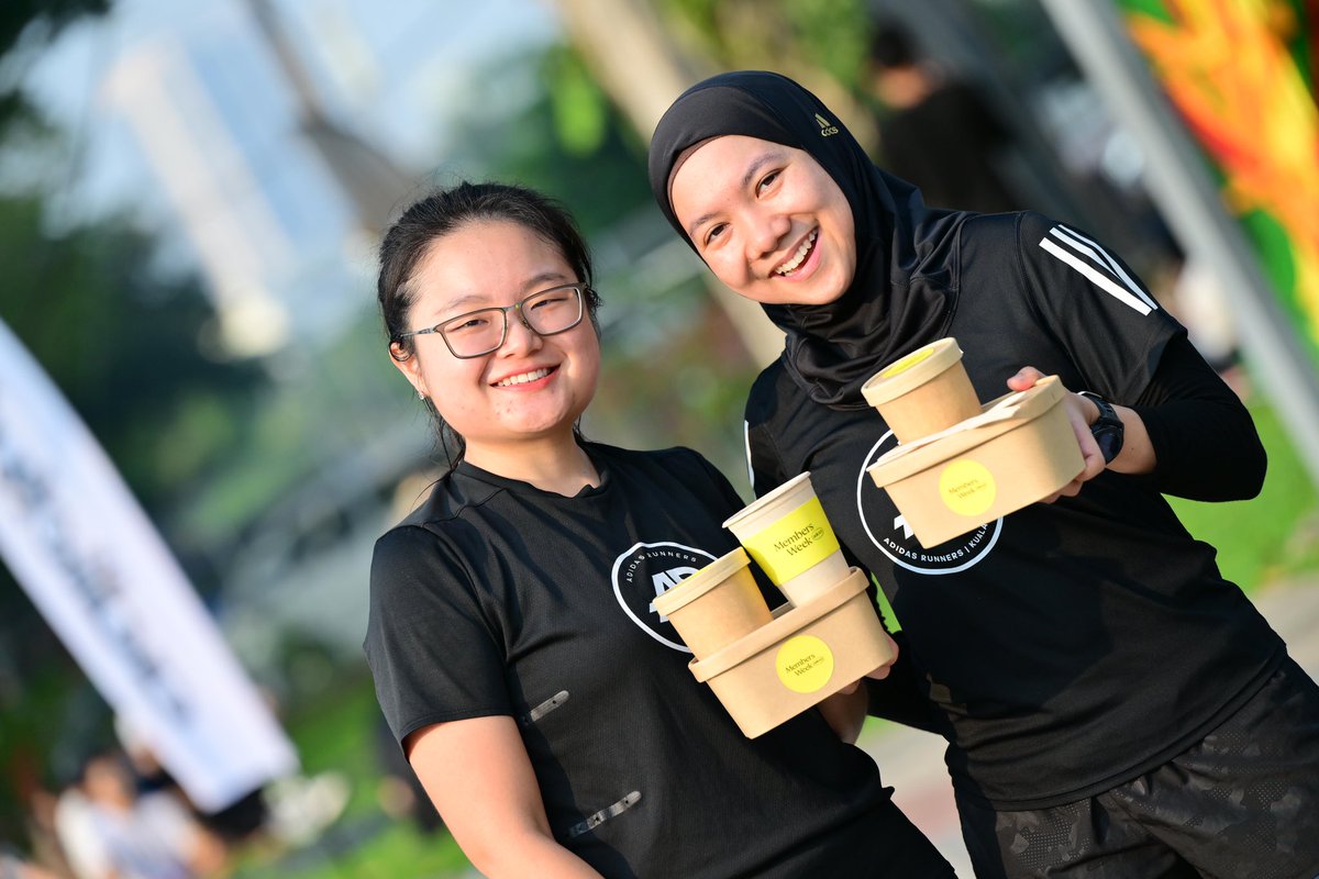chxrmnjy_'s tweet photo. Too good not to share it here. Always with my ko-kep 😍✨
Last Saturday's at Adiclub Members Week Community Run. A great weekend indeed. Looking forward to the next one.
#adidasmy #adidasrunnerskl #membersweek /// https://t.co/F74ylW0FcE