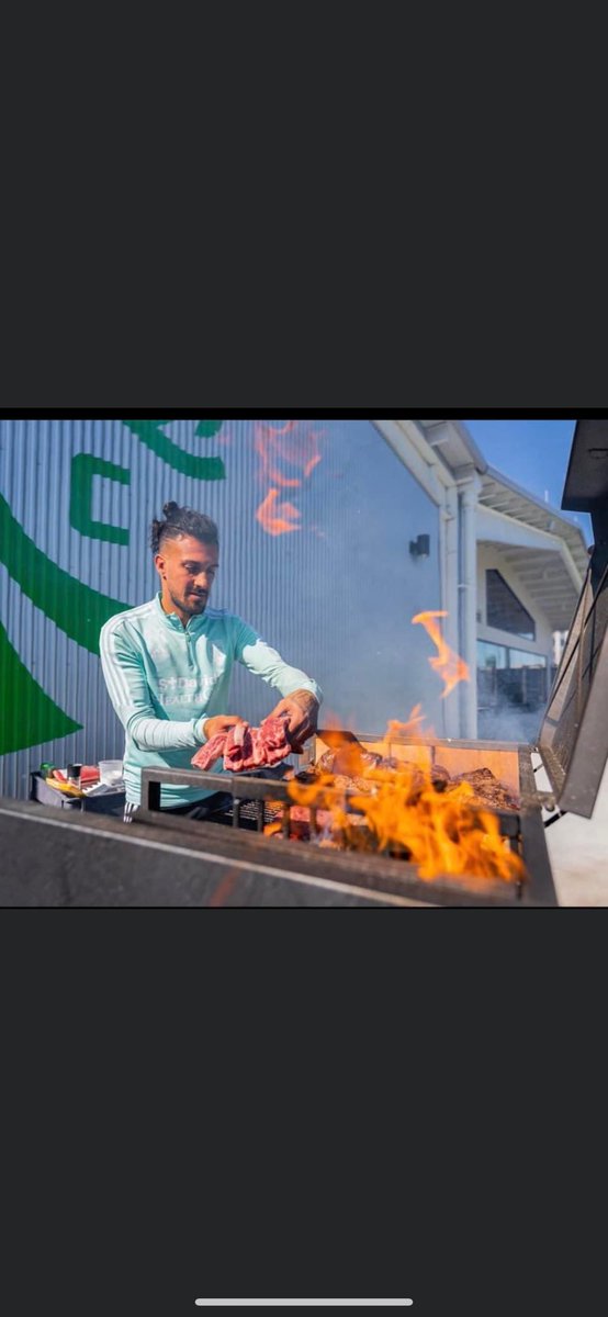Laxmanny1's tweet photo. @WeAreAustinTV @WeAreAustinTV he spent more time on the grill than scoring goals https://t.co/rzx2aa20lM