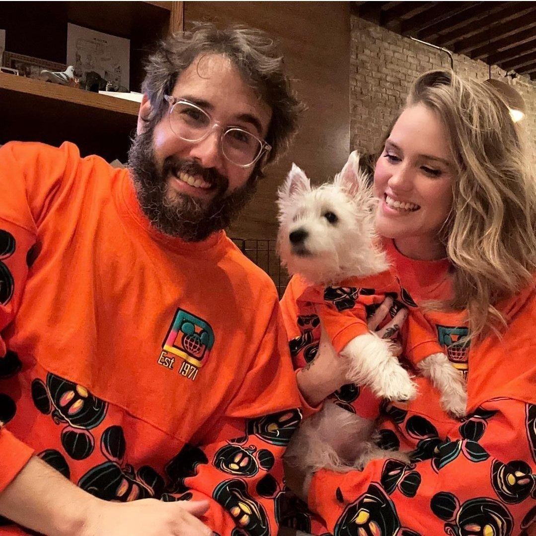 Timpanist's tweet photo. #instagram from @joshgroban "Happy Halloweenie" #NatalieMcQueen #George #Family #MatchingCostumes 🎃👻🎃💀🎃 https://t.co/Ytq7jQbi5C