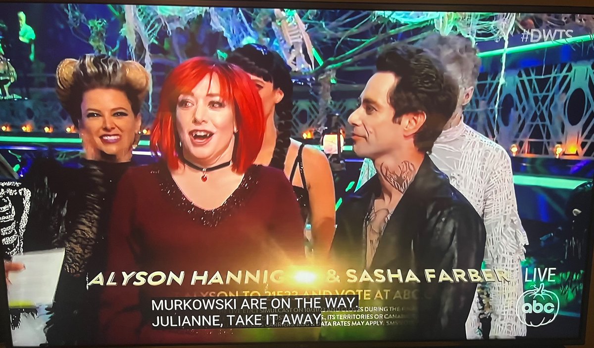 nandonandon's tweet photo. @alydenisof OMG! How did I not know Alyson Hannigan was on Dancing with the Stars with Sasha Farber?! Nice to see her playing a vampire again. 😛
#vampireWillow #evilWillow
#Buffy #BtVS
#DWTS https://t.co/gRy4c35Dg5