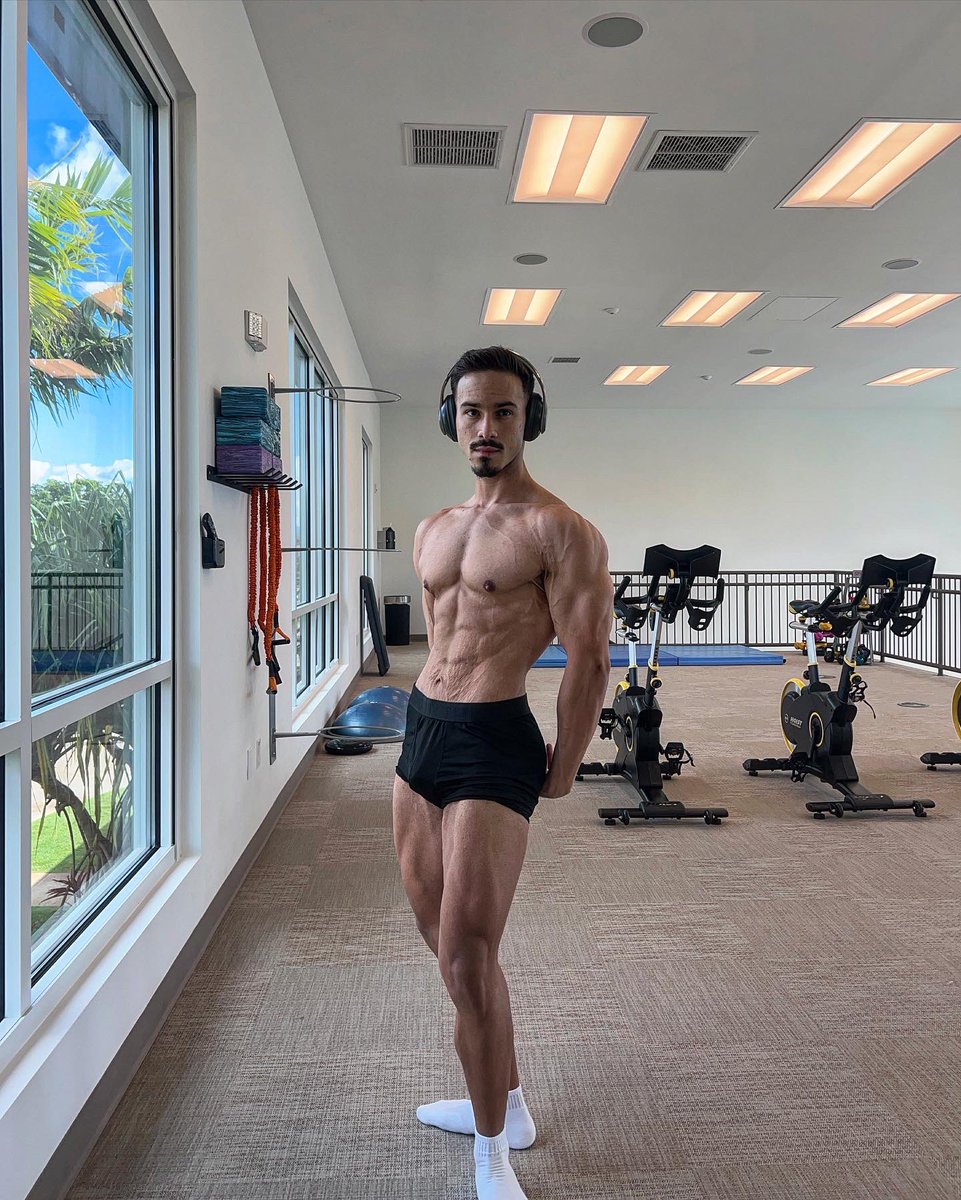AdrianAsberly's tweet photo. 3 weeks out 🖤 https://t.co/uwKVRmDglD