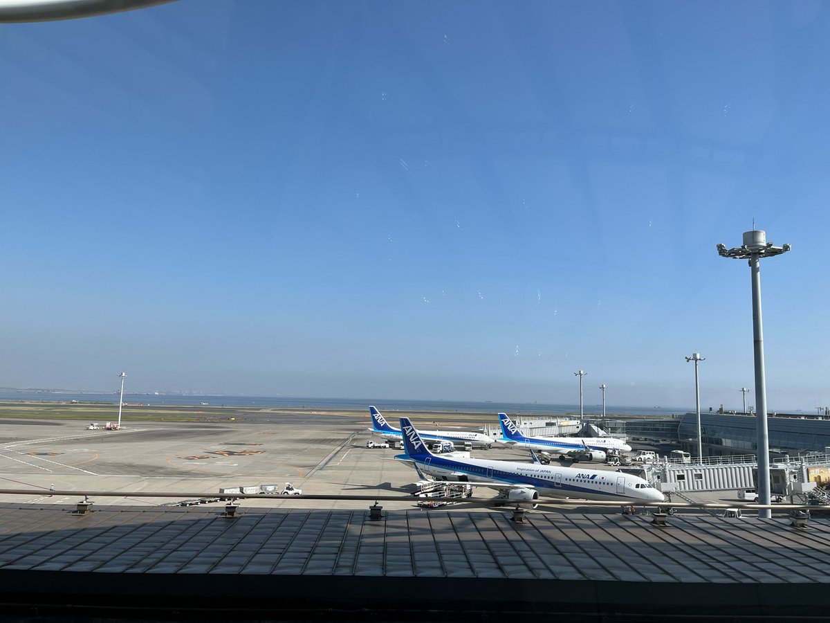 keimakimoto's tweet photo. 初めて羽田第二ターミナルからの空路です。事情によりANAにしたところ、第二ターミナルが利用できました。

#羽田空港
#第2ターミナル
#ANA https://t.co/SO5wbkTy4K