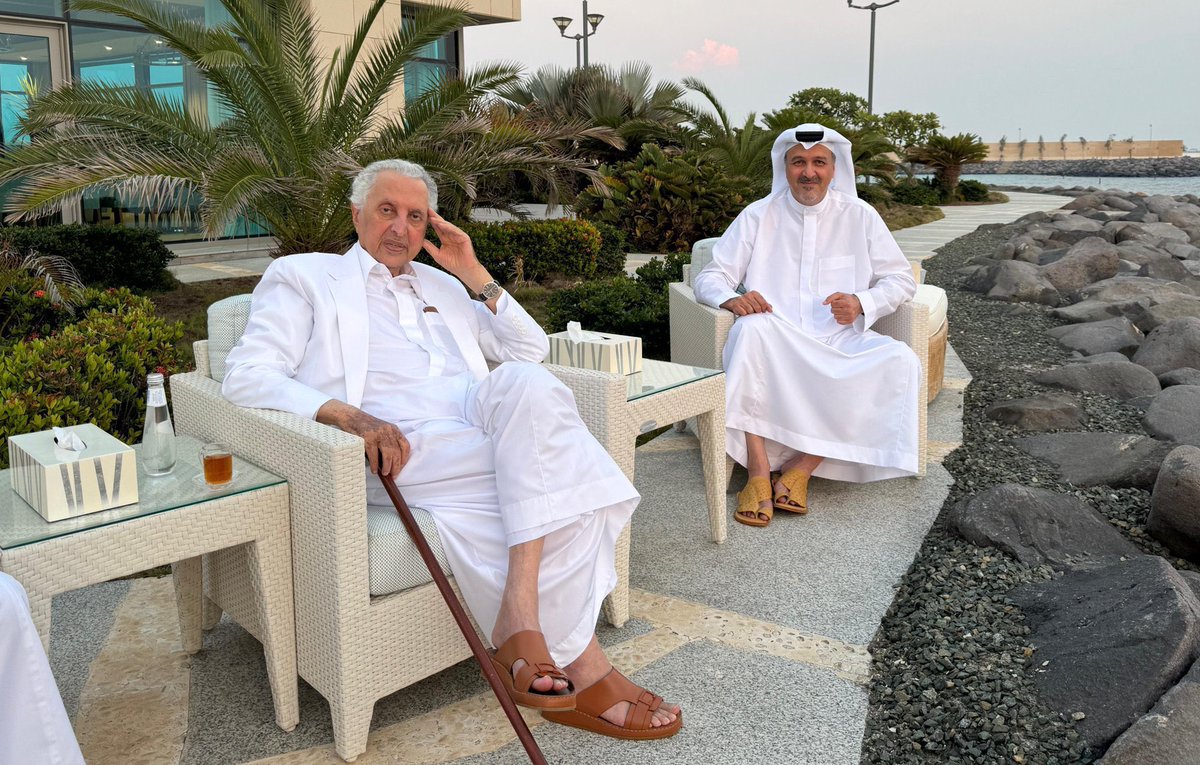 حي هالوجه❤️❤️❤️
اسال الله يديمك عليك الصحة والعافية
يا #خالد_الفيصل