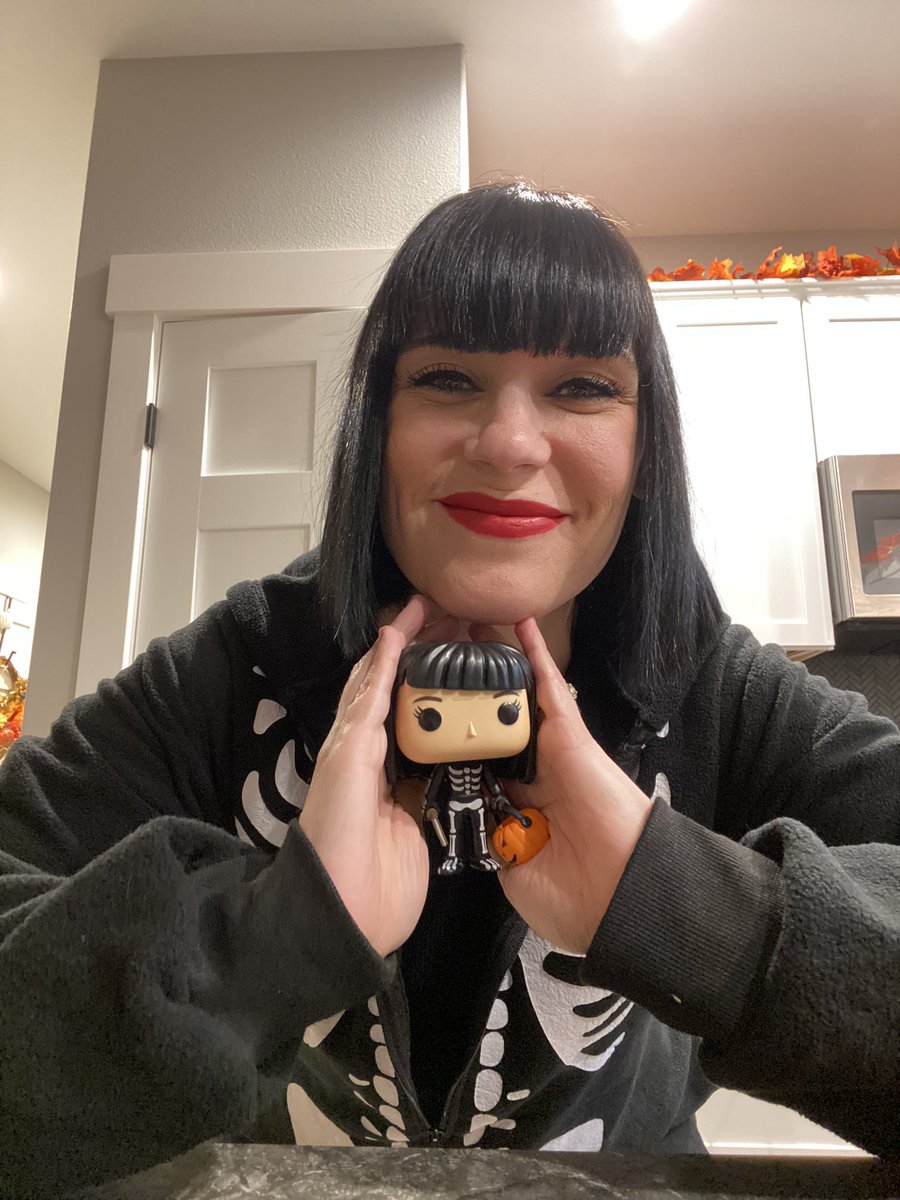 nmccarthywriter's tweet image. Happy Halloween from me and my skeleton onesie mini-me! 💀🖤👻🕷️🎃