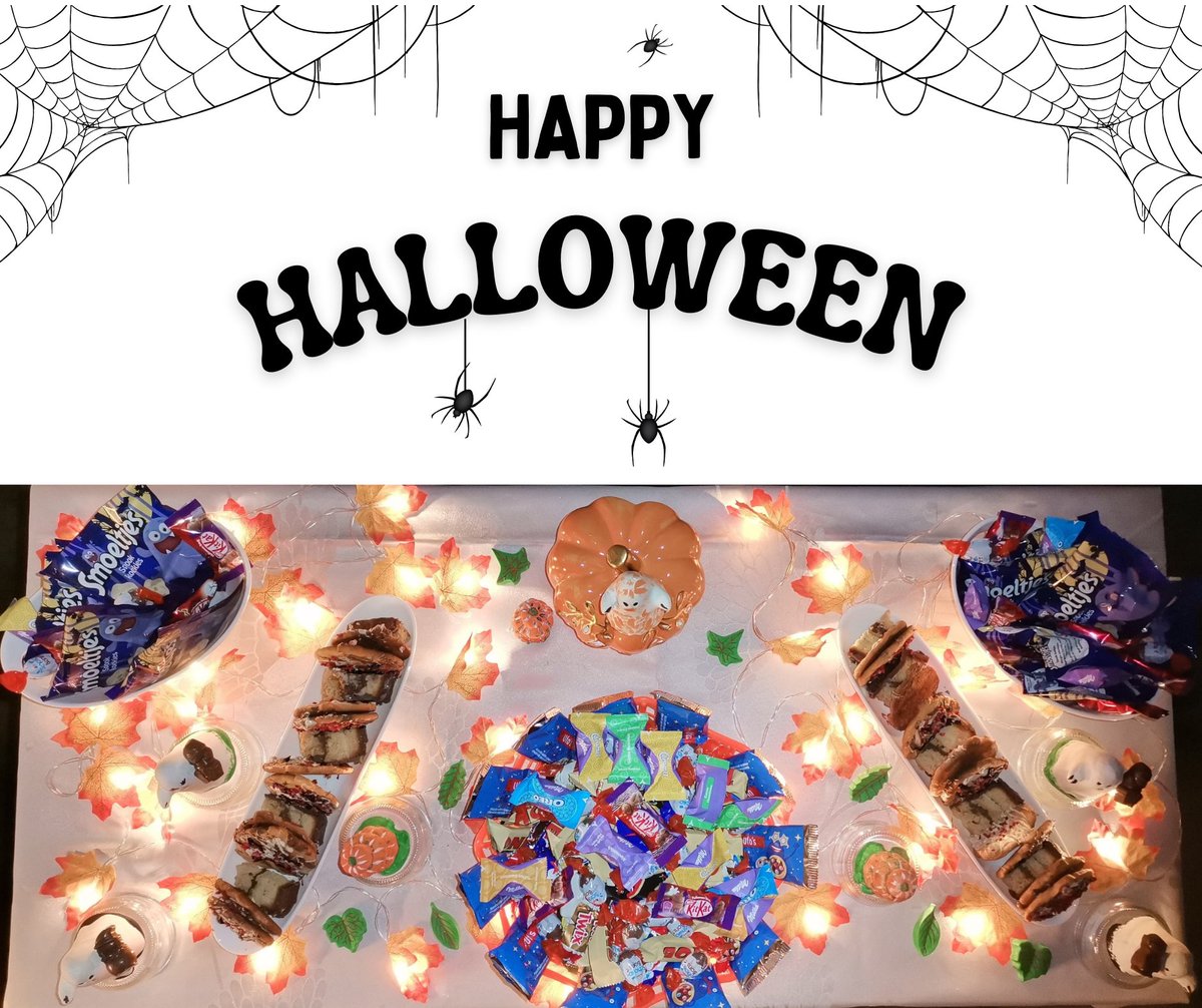 CardioBlogger's tweet image. Tonight, when the evil spirits still lurk at your door frightened by the pumpkin lantern that smiles from the inside the house at the window, I wish that you have a frightfully awesome time, full with home-made sweets!
Have a spooktacular Halloween!