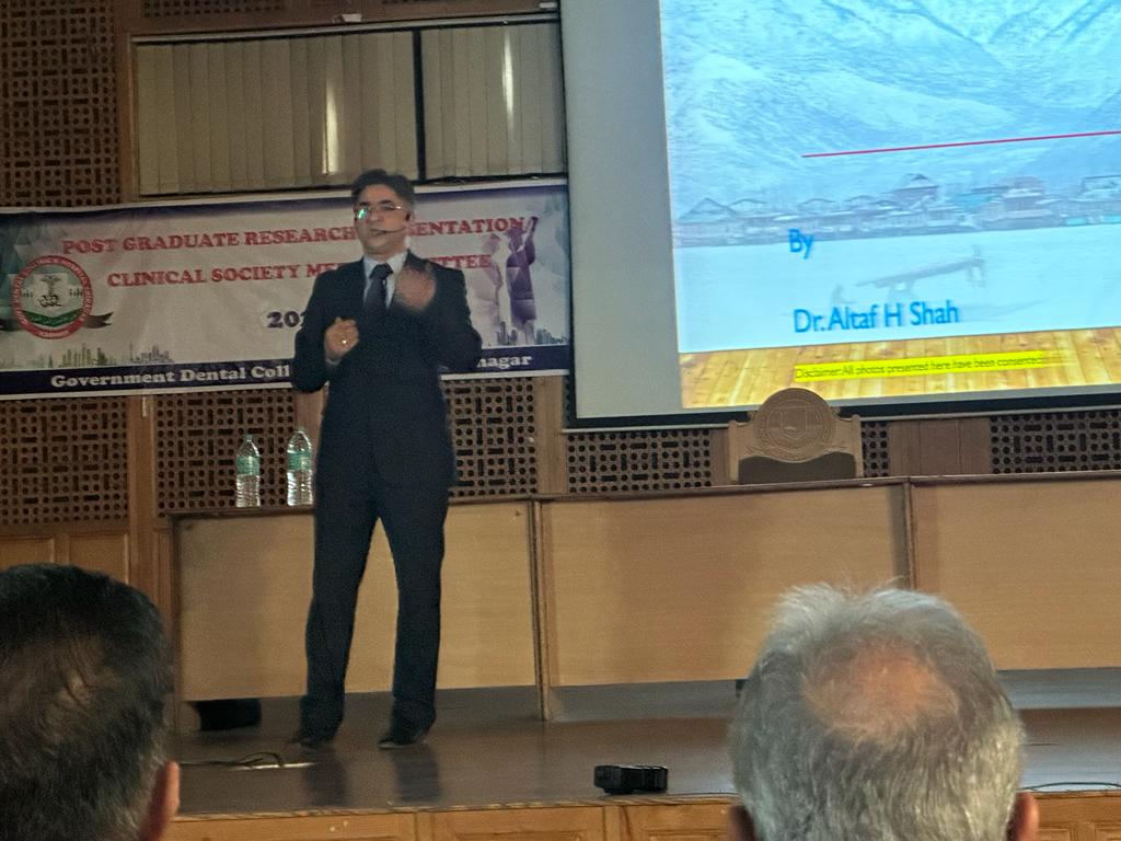 RisingKashmir's tweet photo. #GDCSrinagar hosts seminar on #oralhealth & #careerguidance
https://t.co/ajTCPY3wCs https://t.co/Eaf2J4MxM0