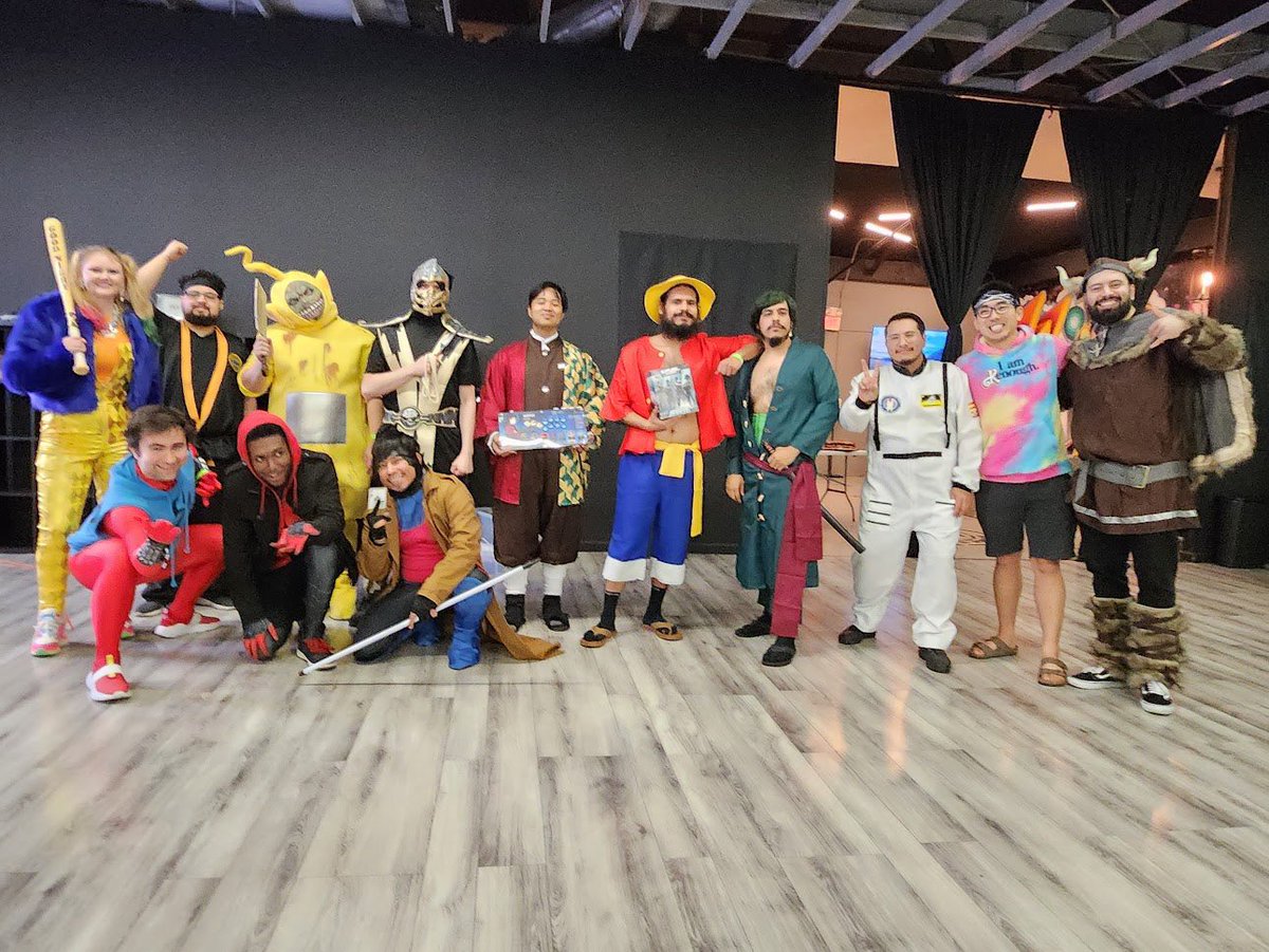 not_qAmzng's tweet image. #HappyHalloween from the @Game_Realms local! 🎃