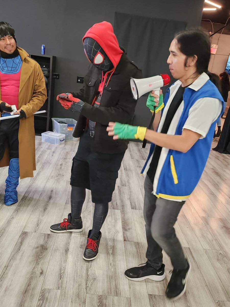 not_qAmzng's tweet image. #HappyHalloween from the @Game_Realms local! 🎃