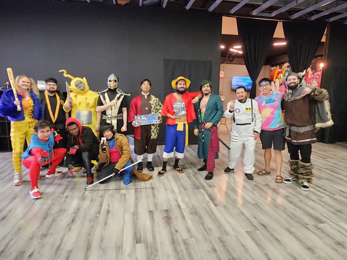 not_qAmzng's tweet image. #HappyHalloween from the @Game_Realms local! 🎃