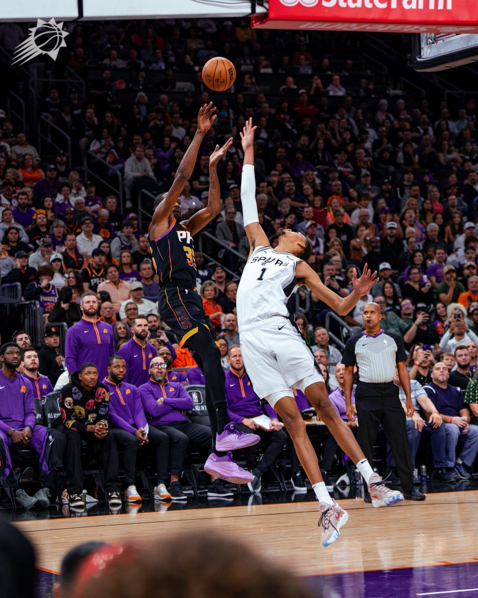 This photo of KD’s shot over Wemby 🔥

(via <a href="/Suns/">Phoenix Suns</a>)