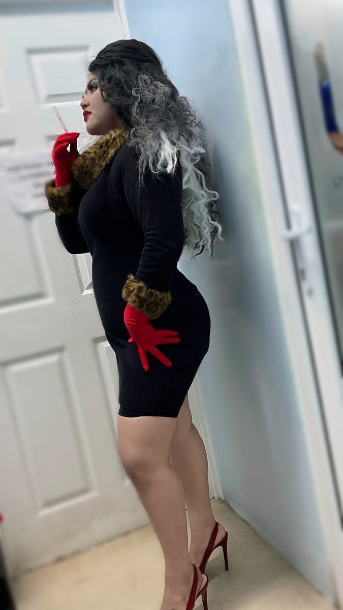 ElizaZack's tweet photo. Hoy fuimos un poco de Cruella 🔥👠 https://t.co/Ye1V96fyIb