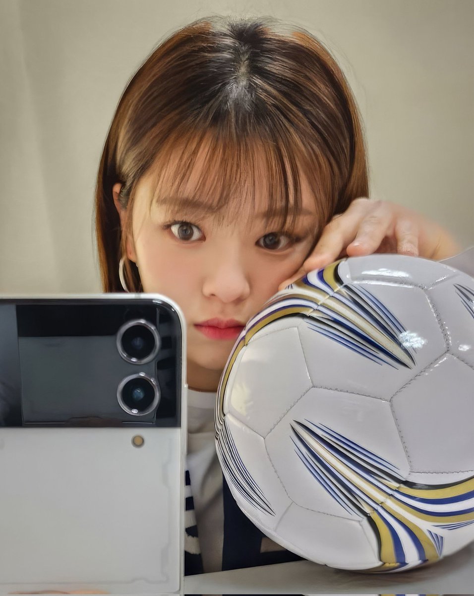 jellyonce22's tweet photo. Some of my favorite photos from this year! Happy birthday Jeongyeon 💚 
#HappyJeongyeonDay #GratefulToHaveYoo https://t.co/uDLHxgo91f