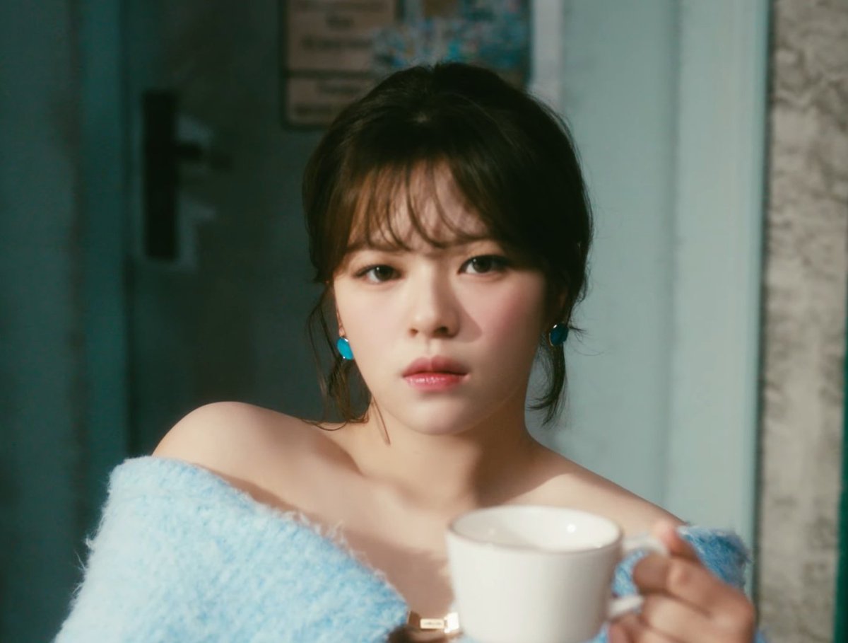 jellyonce22's tweet photo. Some of my favorite photos from this year! Happy birthday Jeongyeon 💚 
#HappyJeongyeonDay #GratefulToHaveYoo https://t.co/uDLHxgo91f