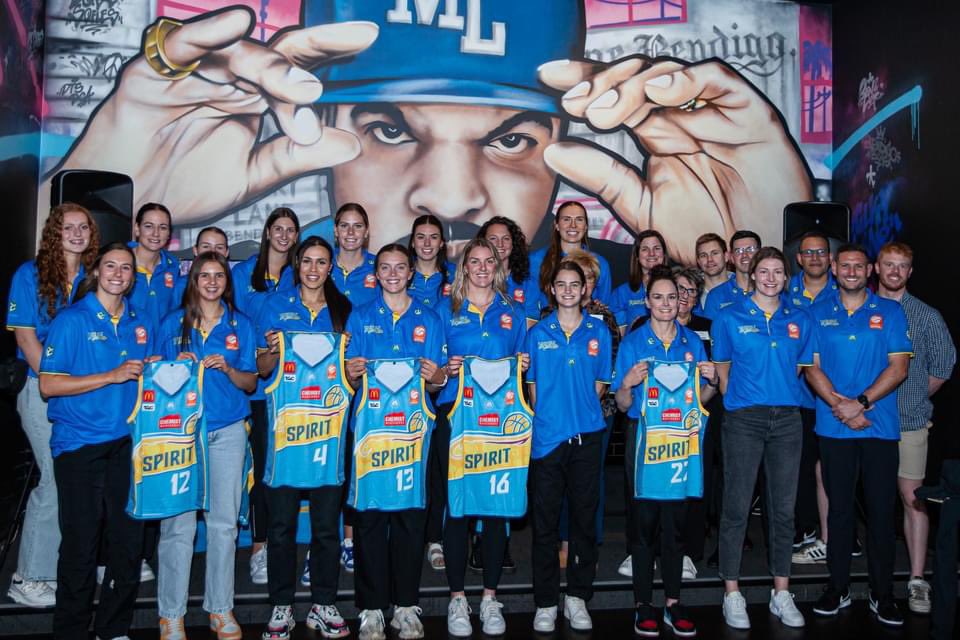 BendigoSpirit's tweet photo. 2023/24 WNBL Season LAUNCHED! 🚀

Thank you to everyone who joined us last night. 💙

Join us this at our home opener this Saturday: https://t.co/x3liZVvt5Y https://t.co/7L41NeWLTP